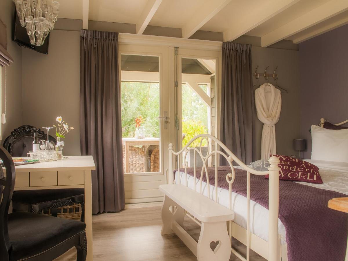 Bed & Breakfast De Schuur Inn Numansdorp Exterior photo