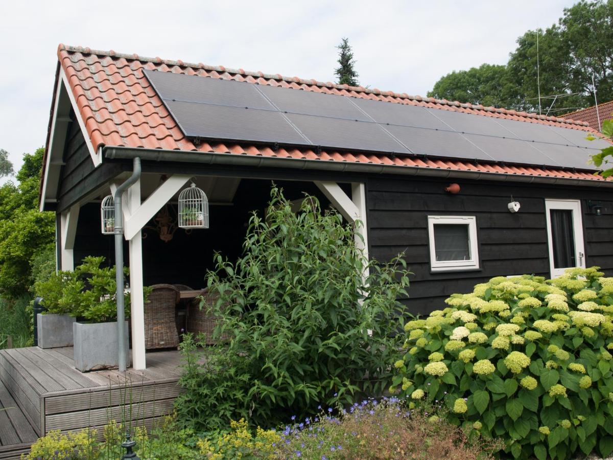 Bed & Breakfast De Schuur Inn Numansdorp Exterior photo